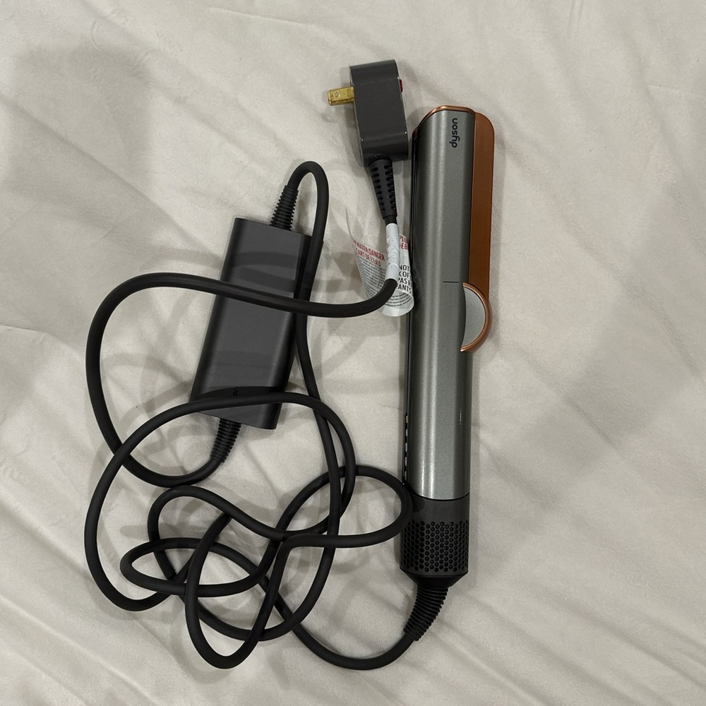 Dyson Airstrait straightener